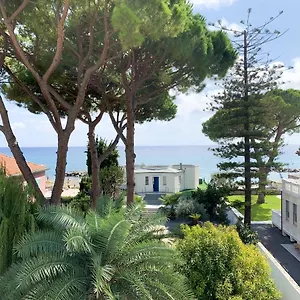 Borgo Paradiso Holidays Apartment